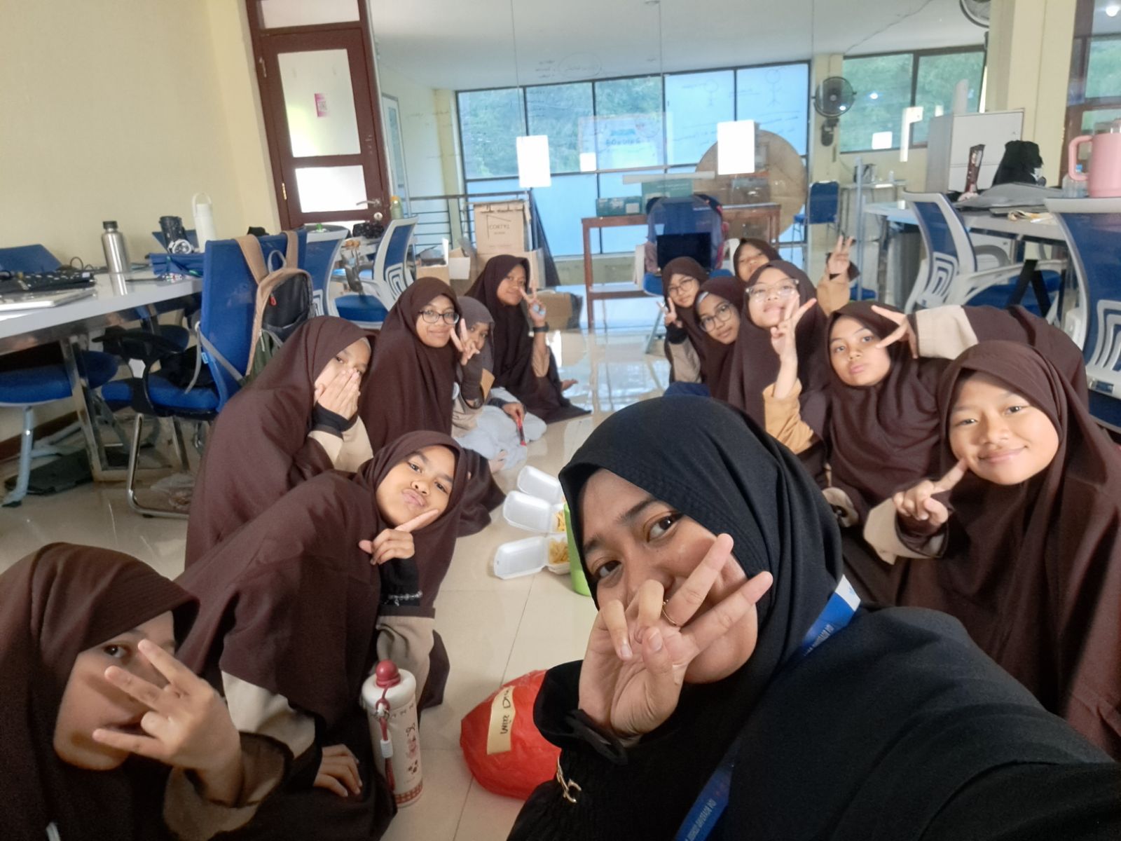 Bonding 7A! 𐀪𐀪